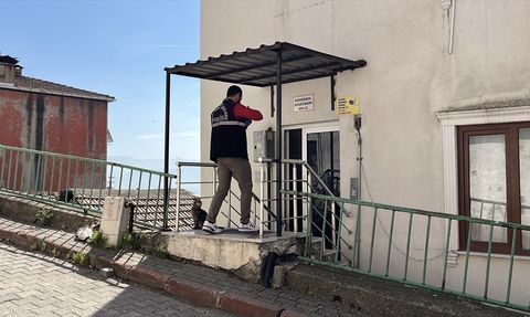 Kocaeli'de Kazara Tabancayla Yaralanan Kadın Hastaneye Kaldırıldı