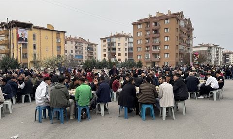 Konya'da 6 Kardeşin Geleneksel İftar Sofrası