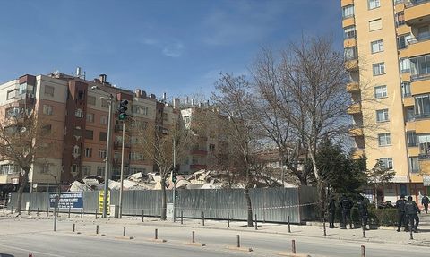 Konya'da 6 Katlı Binanın Çöküşü: Olay Yerinde Acil Müdahale