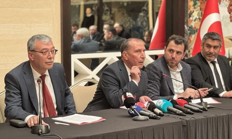 Konya'da İki Belediye Başkanı Yeniden Refah Partisi'nden İstifa Etti
