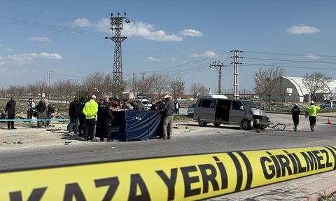 Konya'da Tır ile Minibüs Çarpıştı: 1 Ölü, 4 Yaralı