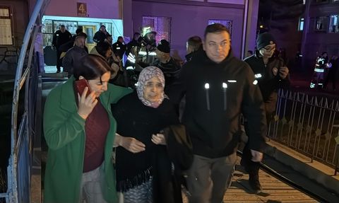 Kütahya'da Yangın: 5 Kişi Dumandan Etkilendi