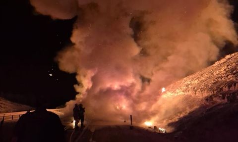 Kütahya-Eskişehir Kara Yolunda Tır Yangını Ulaşımı Aksattı