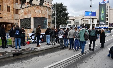 Kuzey Makedonya'da Gece Kulübü Yangını Nedeniyle Üsküp'te Gösteri Düzenlendi
