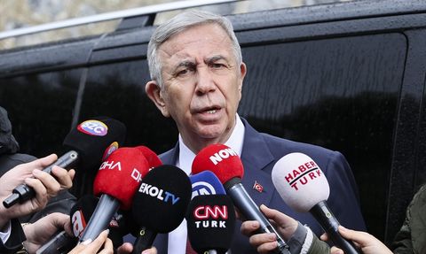 Mansur Yavaş, Ekrem İmamoğlu'nun Ailesini Ziyaret Etti