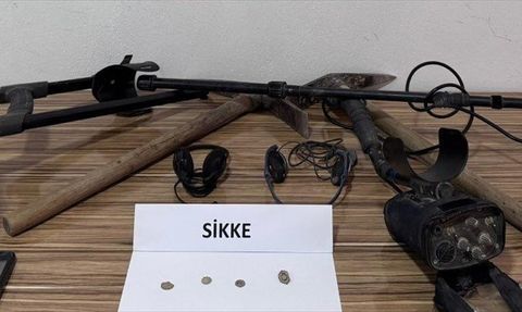 Mersin'de Tarihi Sikkeler ve Kaçak Kazı Operasyonu