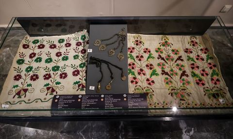 Mersin'de Tarihi Takı Sergisi Ziyaretçilerle Buluştu