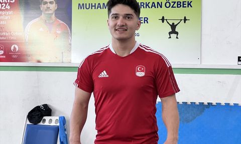 Milli Halterci Muhammed Furkan Özbek'in Hedefi Üç Altın Madalya