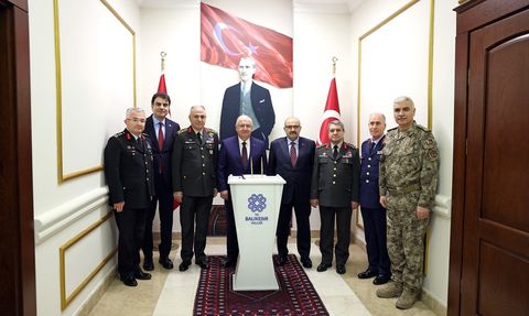 Milli Savunma Bakanı Güler Balıkesir'de İncelemelerde Bulundu