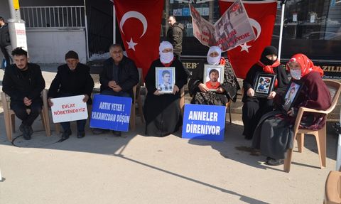 Muş'ta Aileler Çocukları İçin Eylemlerini Sürdürüyor