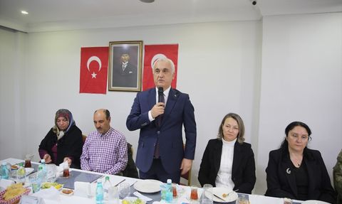 Muş Valisi Çakır, Şehit Aileleri ve Gazilerle İftarda Bir Araya Geldi