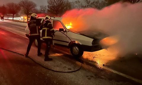 Nevşehir'de Seyir Halindeyken Yangın Çıkan Araç Kurtarıldı