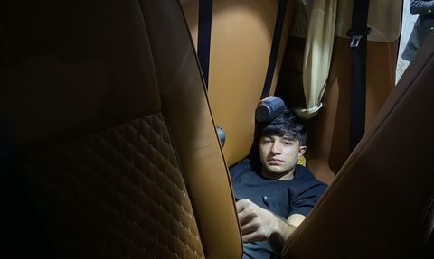 Osmaniye'de Minibüste Gizlenen Düzensiz Göçmen Yakalandı