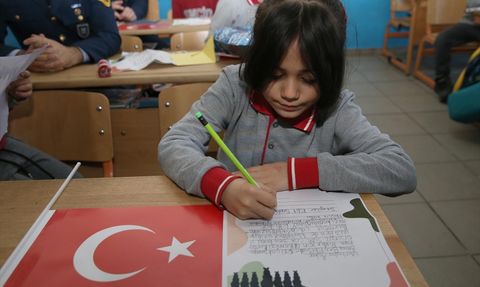 Rize'li Öğrencilerden Mehmetçiğe Mektup