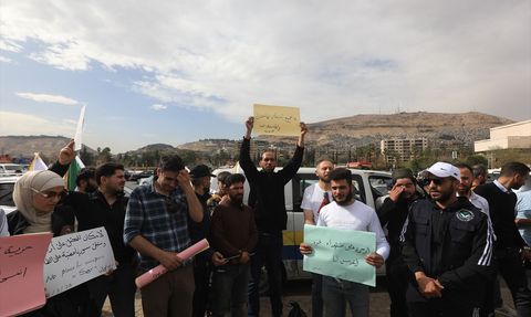 Şam'da İsrail Saldırılarına Protesto Gösterisi