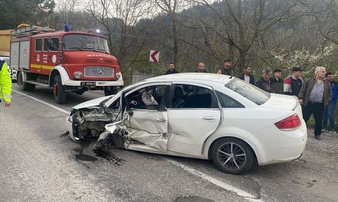 Sinop'ta Otomobil Kazası: 7 Yaralı