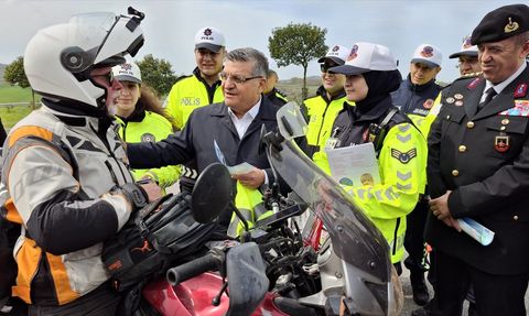 Sinop'ta Trafik Denetimi: Vali Özarslan'dan Sürücülere Uyarılar