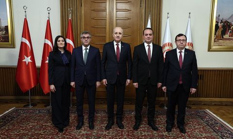 TBMM Başkanı Kurtulmuş, Bayramda Meclis Personeliyle Buluştu