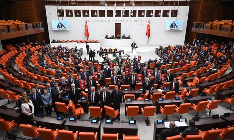 TBMM Genel Kurulu'nda Gerilim Dolu Saatler