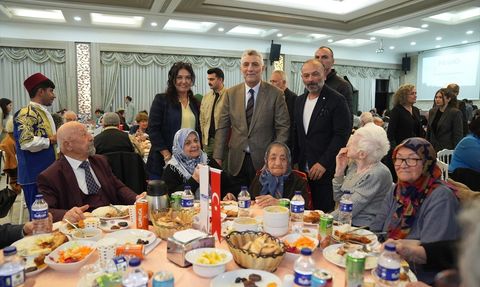 Ticaret Bakanı Bolat, Sosyal Devlet Vurgusu ile İftarda Buluştu