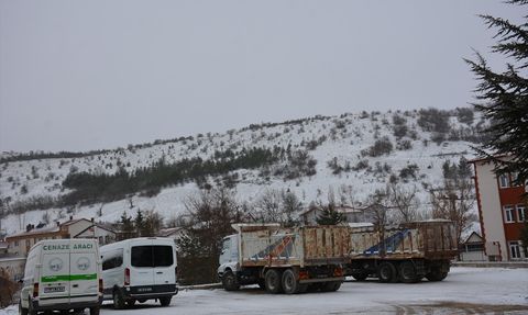 Tokat'ta Kar Yağışı Beyaz Gelinliği Giydirdi