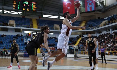 Trabzonspor, Esenler Erokspor'u Mağlup Etti