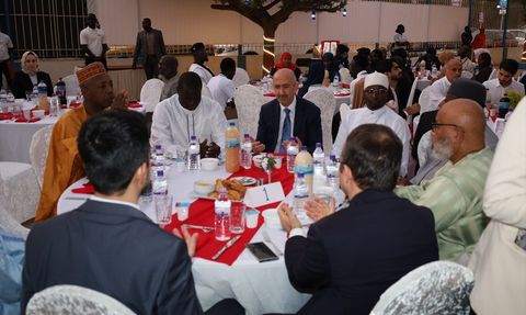 Türkiye Maarif Vakfı Gambiya'da İftar Programı Düzenledi