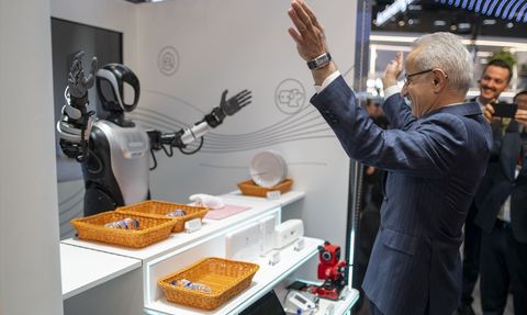 Ulaştırma ve Altyapı Bakanı Uraloğlu, Barselona Mobil Dünya Kongresi'nde