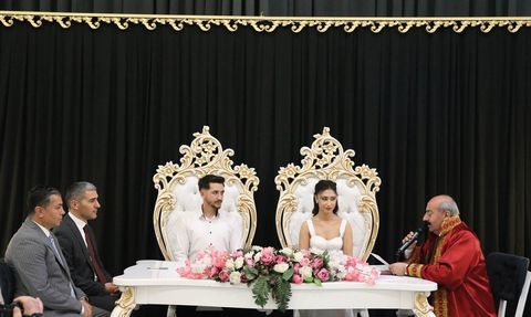 Uşak'ta Aile ve Gençlik Fonu ile İlk Evlilik