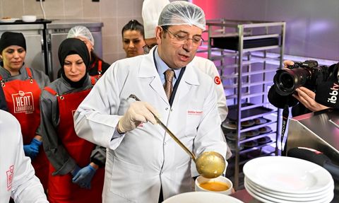 Üsküdar'da Kent Lokantası ve Kentsel Dönüşüm Ofisi Açıldı