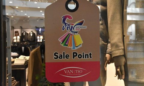 Van Alışveriş Festivali: İranlı Turistlerle Ekonomi Canlanıyor