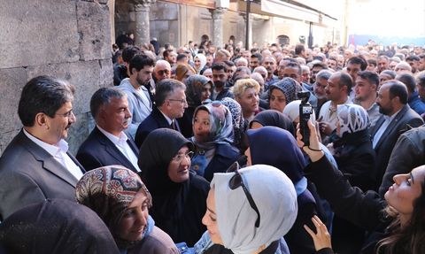 Yolsuzluk İddiaları Üzerine Cevaplar Bekleniyor