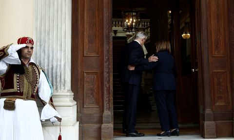 Yunanistan'ın Yeni Cumhurbaşkanı Konstantinos Tasulas Göreve Başladı