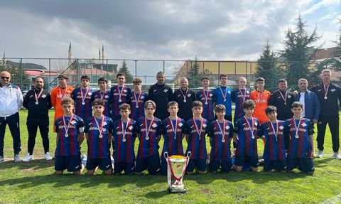 1461 Trabzon FK 14 Yaş Altı Takımı Türkiye Şampiyonu