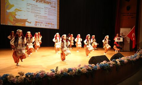 15. Uluslararası Halk Oyunları Festivali Sakarya'da Sona Erdi