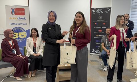 AB Gençlik Çalışanlarının Hareketliliği Projesi Adana'da Başladı