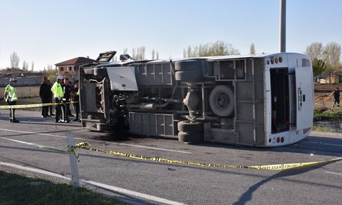 Afyonkarahisar'da Kazada 12 Kişi Yaralandı