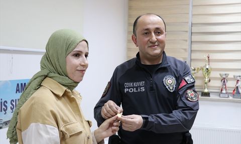 Amasya'da Polis Memuru Bulduğu Altını Sahibine Ulaştırdı