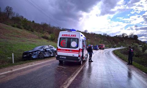 Amasya'da Trafik Kazası: 3 Yaralı
