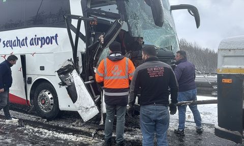 Anadolu Otoyolu'nda Zincirleme Kaza: Yol Ulaşıma Açıldı