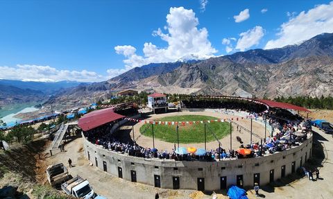 Artvin'de Boğa Sahibini Yaraladı