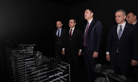 Bakan Kurum Antalya Diplomasi Forumu'nda Anadolu Ajansı'nı Ziyaret Etti