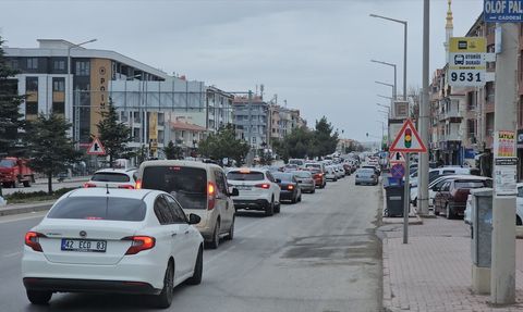 Bayram Yoğunluğu: Konya-Ankara Kara Yolunda Trafik Sıkışıklığı