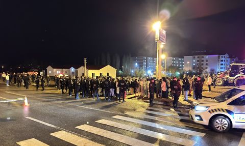 Bingöl'de Üniversite Öğrencisi Taksinin Çarpması Sonucu Ağır Yaralandı