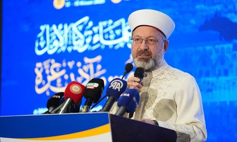 Birinci Türkiye Alimler Konferansı İstanbul'da Başladı