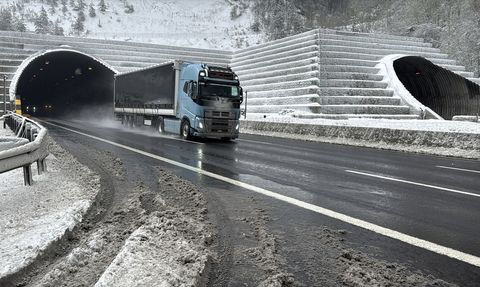 Bolu Dağı'nda Kar Yağışı Ulaşımı Olumsuz Etkiliyor
