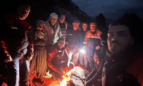 Burdur'da Dağda Mahsur Kalan Keçi Kurtarıldı