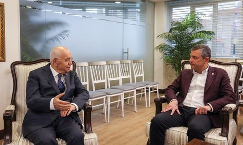 CHP Genel Başkanı Özgür Özel'den Yenimahalle'ye Taziye Ziyareti