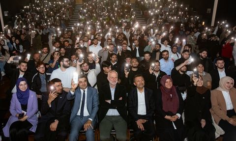 DİTİB Fransa'nın 2. Gençlik Zirvesi Paris'te Başladı