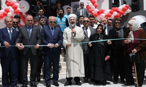 Diyanet İşleri Başkanı Erbaş, Adana'da Kur'an Eğitim Merkezi ve Cami Açılışında Önemli Mesajlar Verdi